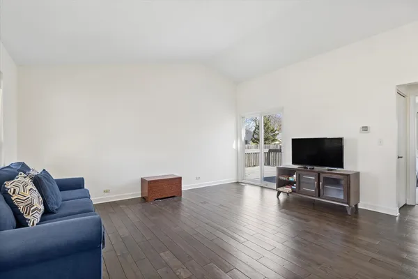 $369,000 | 2286 Weatherford Lane, Naperville, IL 60565