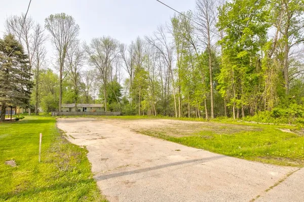 $25,900 | 605 46th Avenue, Menominee, MI 49858