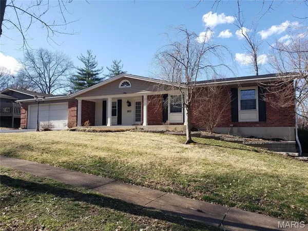 $2,625 | 803 Clayworth Drive, Ballwin, MO 63011