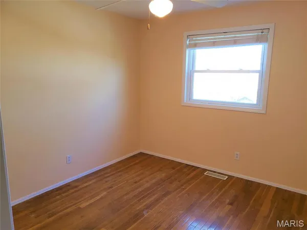 $2,625 | 803 Clayworth Drive, Ballwin, MO 63011