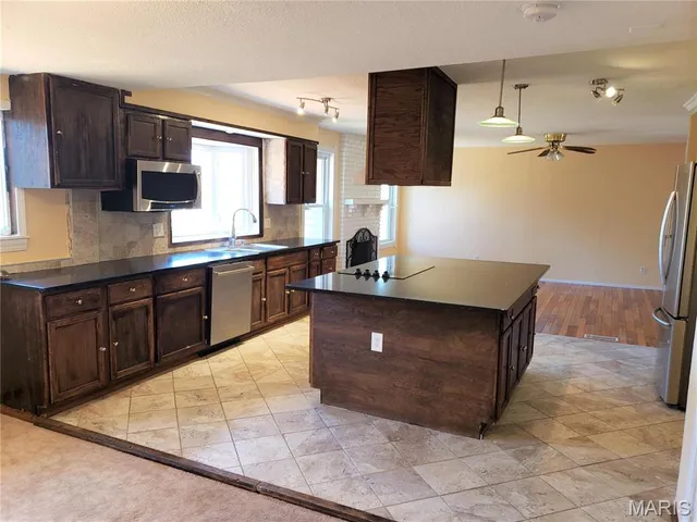 $2,750 | 803 Clayworth Drive, Ballwin, MO 63011