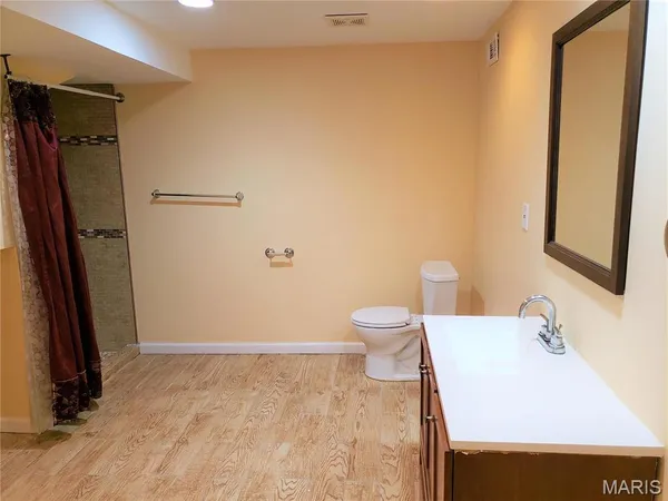 $2,625 | 803 Clayworth Drive, Ballwin, MO 63011