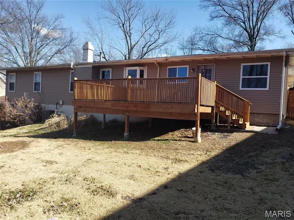 $2,625 | 803 Clayworth Drive, Ballwin, MO 63011
