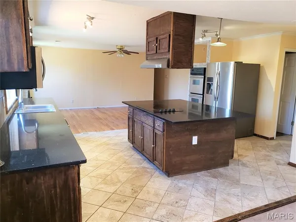 $2,625 | 803 Clayworth Drive, Ballwin, MO 63011