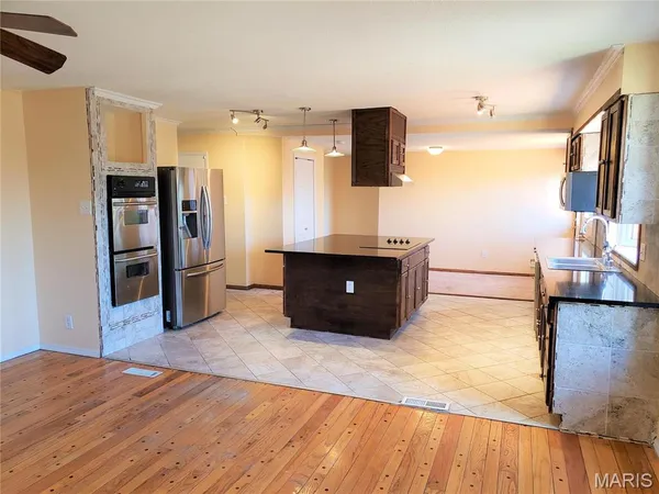 $2,625 | 803 Clayworth Drive, Ballwin, MO 63011