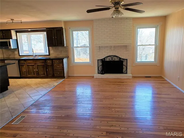 $2,750 | 803 Clayworth Drive, Ballwin, MO 63011