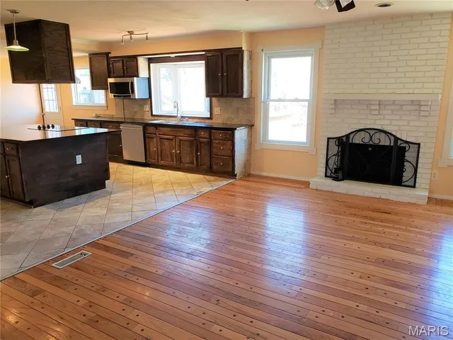 $2,750 | 803 Clayworth Drive, Ballwin, MO 63011