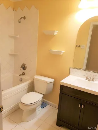 $2,625 | 803 Clayworth Drive, Ballwin, MO 63011