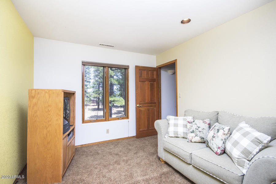 5705 Townsend-Winona Road Flagstaff, AZ 86004 - Photo 30 of 38 30