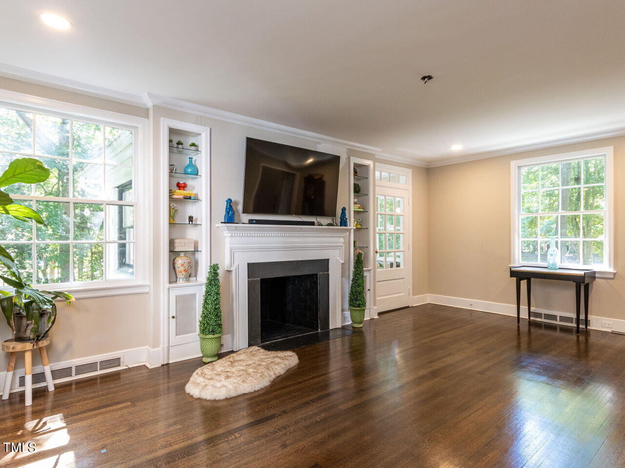 7013 Farmdale Road Raleigh, NC 27610 - Photo 12 of 47 014-1280x960-living-room