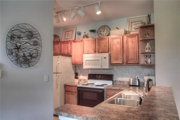 $4,400 | 8357 38th St Circle East, Unit 104, Sarasota, FL 34243