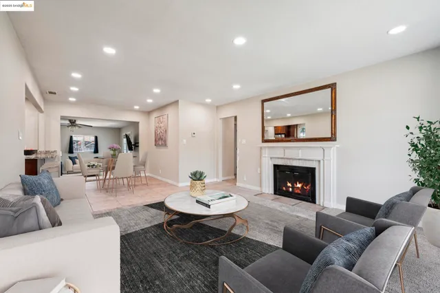 $749,999 | 17761 Via Arriba, San Lorenzo, CA 94580