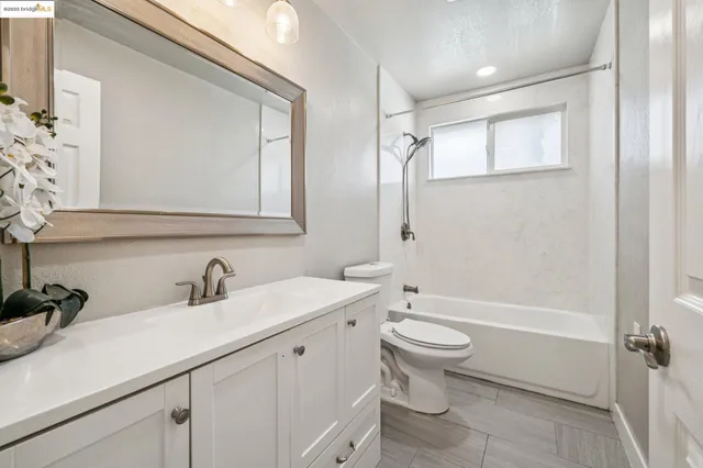 $749,999 | 17761 Via Arriba, San Lorenzo, CA 94580
