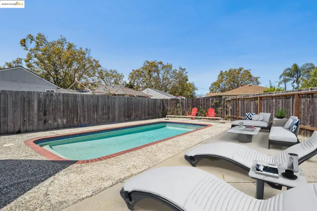 $749,999 | 17761 Via Arriba, San Lorenzo, CA 94580