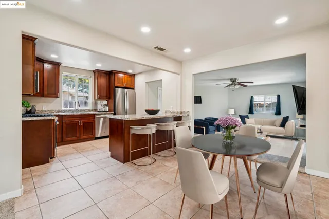 $749,999 | 17761 Via Arriba, San Lorenzo, CA 94580