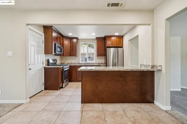 $749,999 | 17761 Via Arriba, San Lorenzo, CA 94580