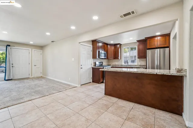 $749,999 | 17761 Via Arriba, San Lorenzo, CA 94580