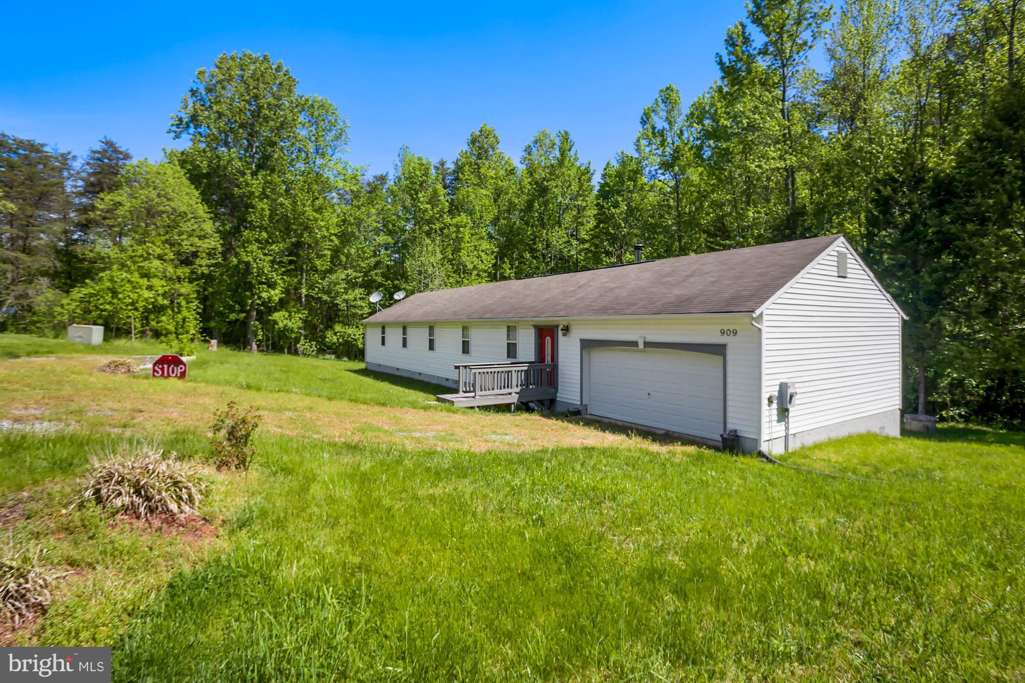 14909 Dovey Road Spotsylvania, VA 22551 - Photo 3 of 28 Gallery Image 3