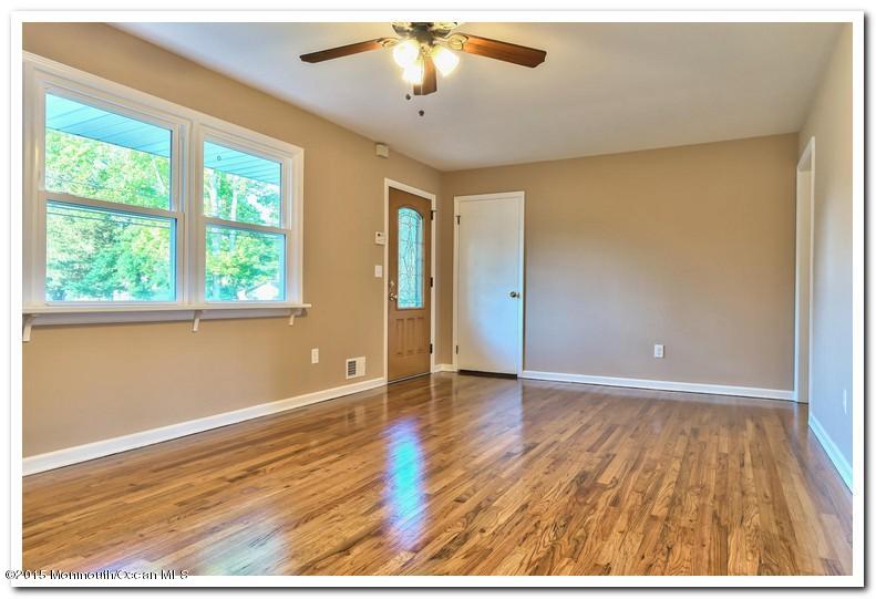 60 Sloop Creek Road Bayville, NJ 08721 - Photo 3 of 30 Formal living room