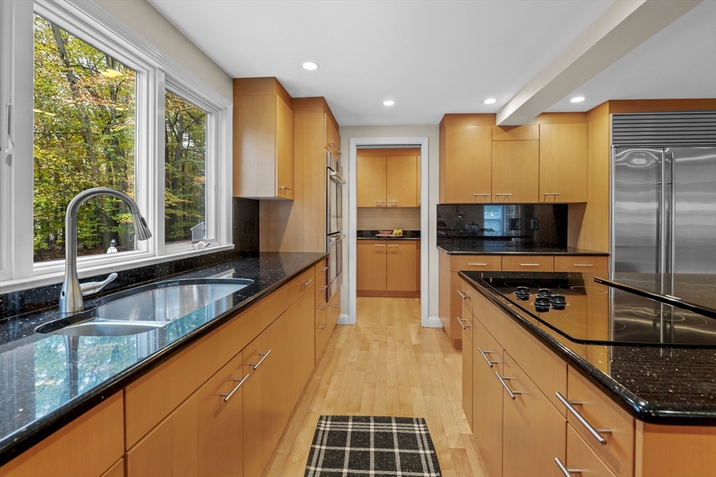6 Juniper Road Lynnfield, MA 01940 - Photo 5 of 41 Gallery Image 5