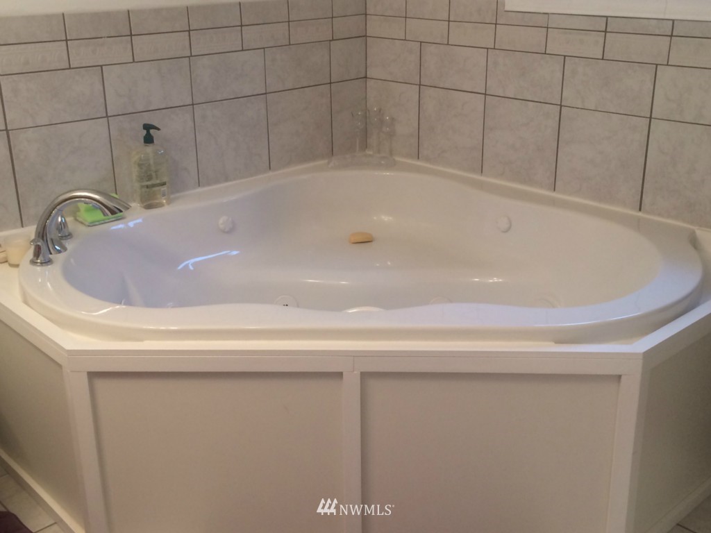 17022 128th Avenue Southeast Renton, WA 98058 - Photo 13 of 18 Gallery Image 13