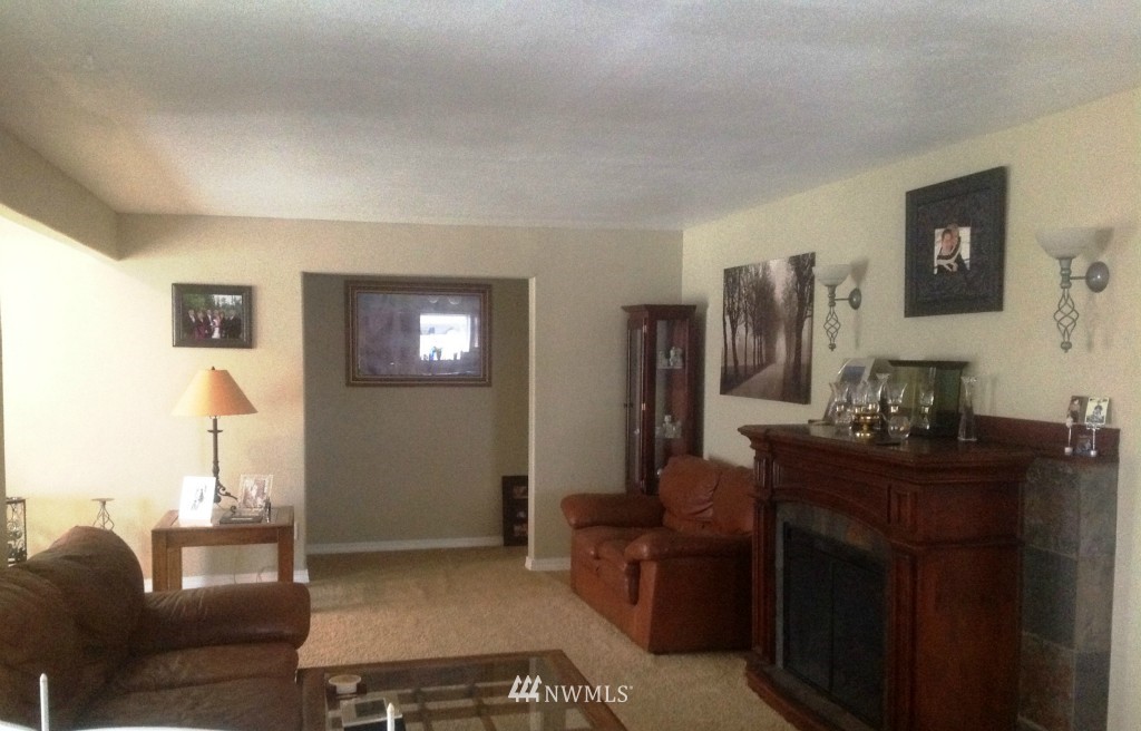 17022 128th Avenue Southeast Renton, WA 98058 - Photo 3 of 18 Gallery Image 3