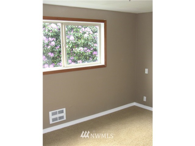 17022 128th Avenue Southeast Renton, WA 98058 - Photo 7 of 18 Gallery Image 7