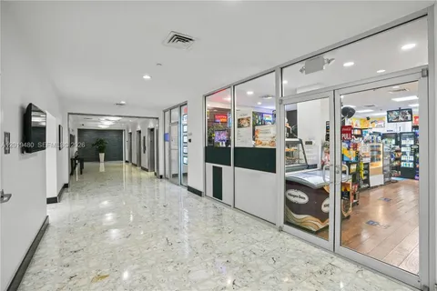 $372,000 | 1200 West Avenue, Unit 819, Miami Beach, FL 33139