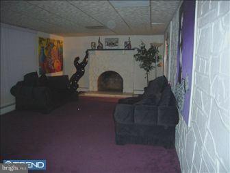 1519 Rhawn Street Philadelphia, PA 19111 - Photo 2 of 6 Living Room
