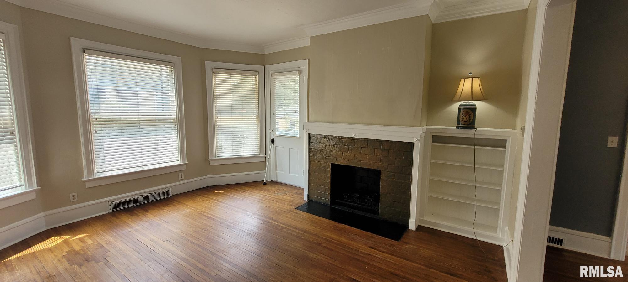 820 22nd Street Rock Island, IL 61201 - Photo 3 of 24