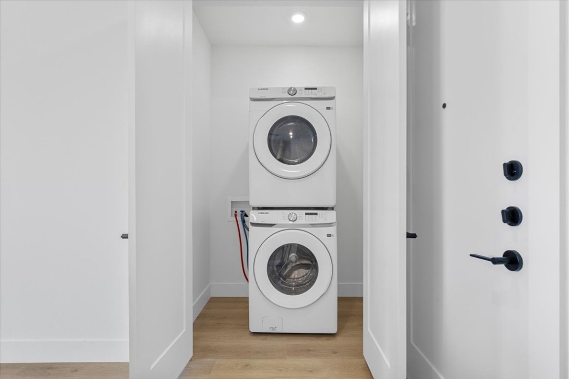 1701 Simond Avenue, Unit 636 Austin, TX 78723 - Photo 15 of 34 a utility room with sink dryer and washer