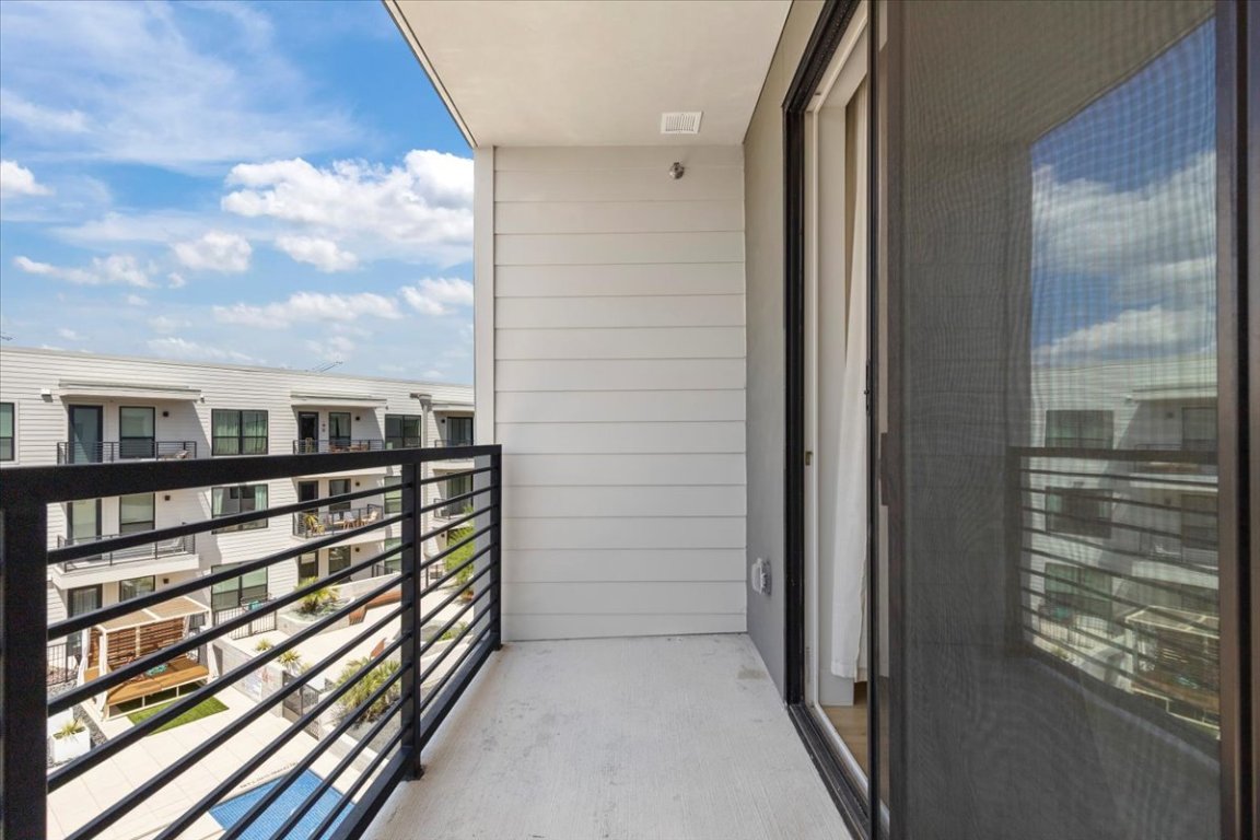 1701 Simond Avenue, Unit 636 Austin, TX 78723 - Photo 17 of 34 a view of a balcony