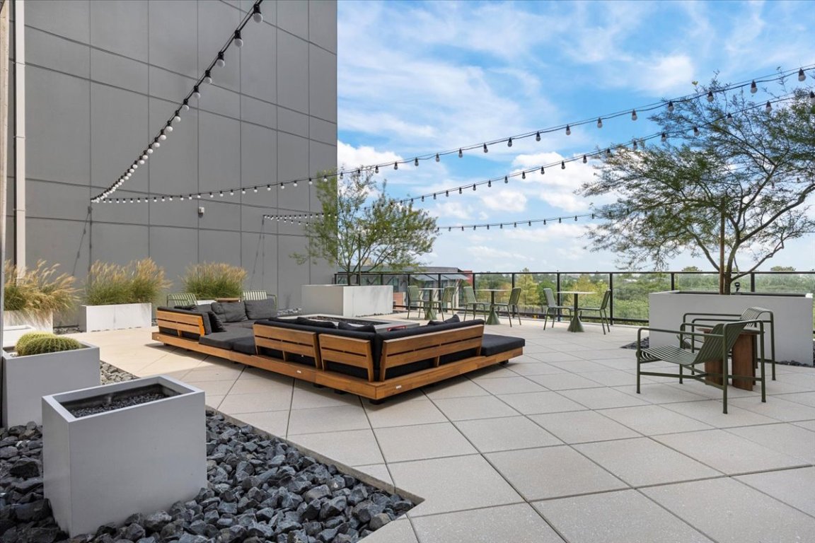 1701 Simond Avenue, Unit 636 Austin, TX 78723 - Photo 26 of 34 a outdoor space with lots of tables and chairs