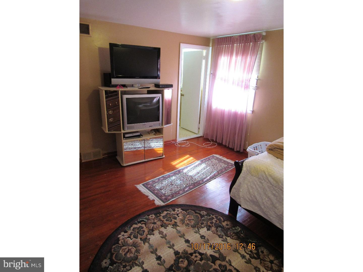 802 Densmore Road Philadelphia, PA 19116 - Photo 14 of 25 Bedroom - Main