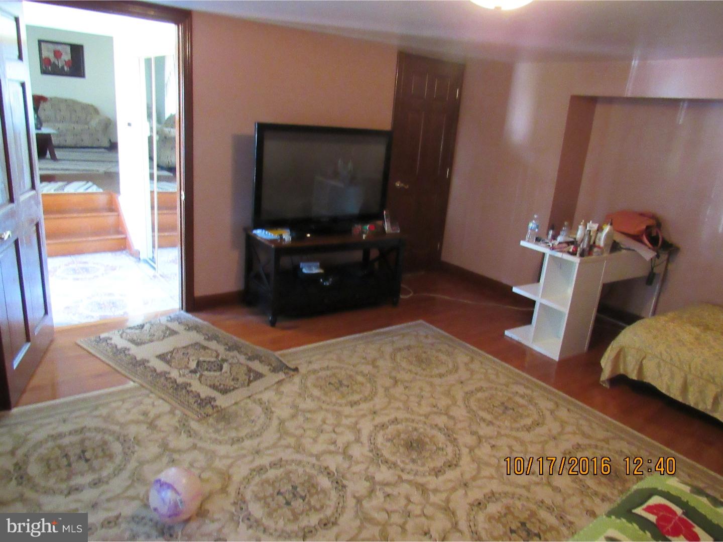 802 Densmore Road Philadelphia, PA 19116 - Photo 4 of 25 Family Room
