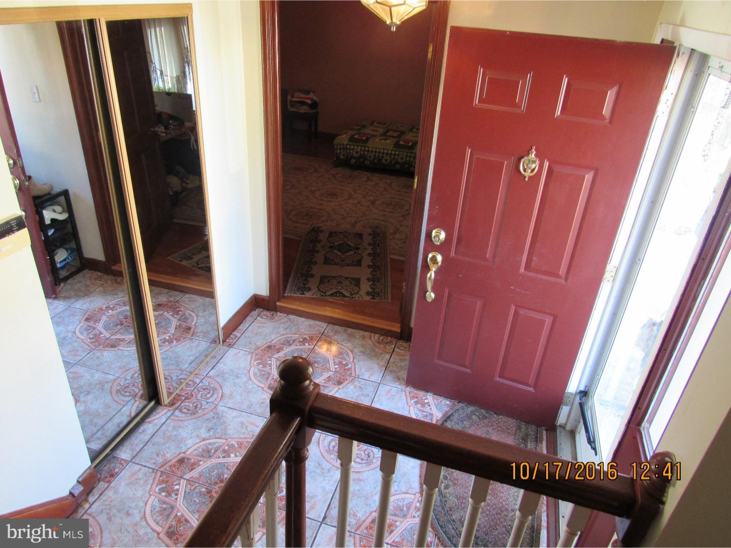 802 Densmore Road Philadelphia, PA 19116 - Photo 5 of 25 Foyer