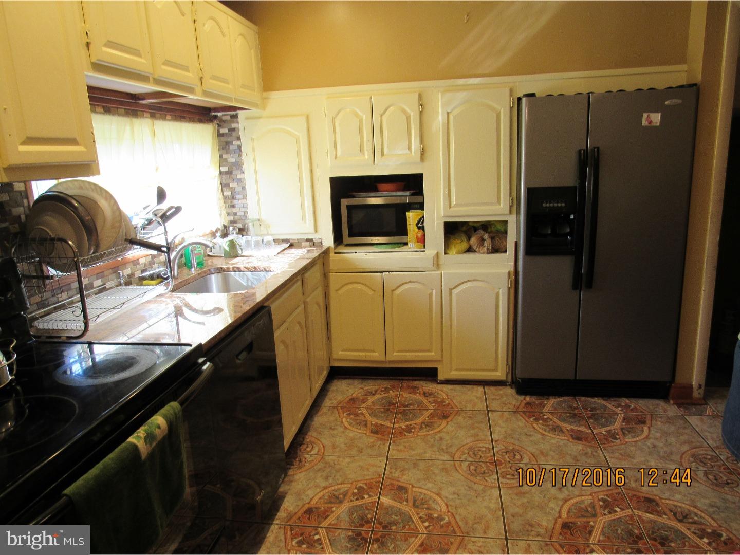 802 Densmore Road Philadelphia, PA 19116 - Photo 7 of 25 Kitchen