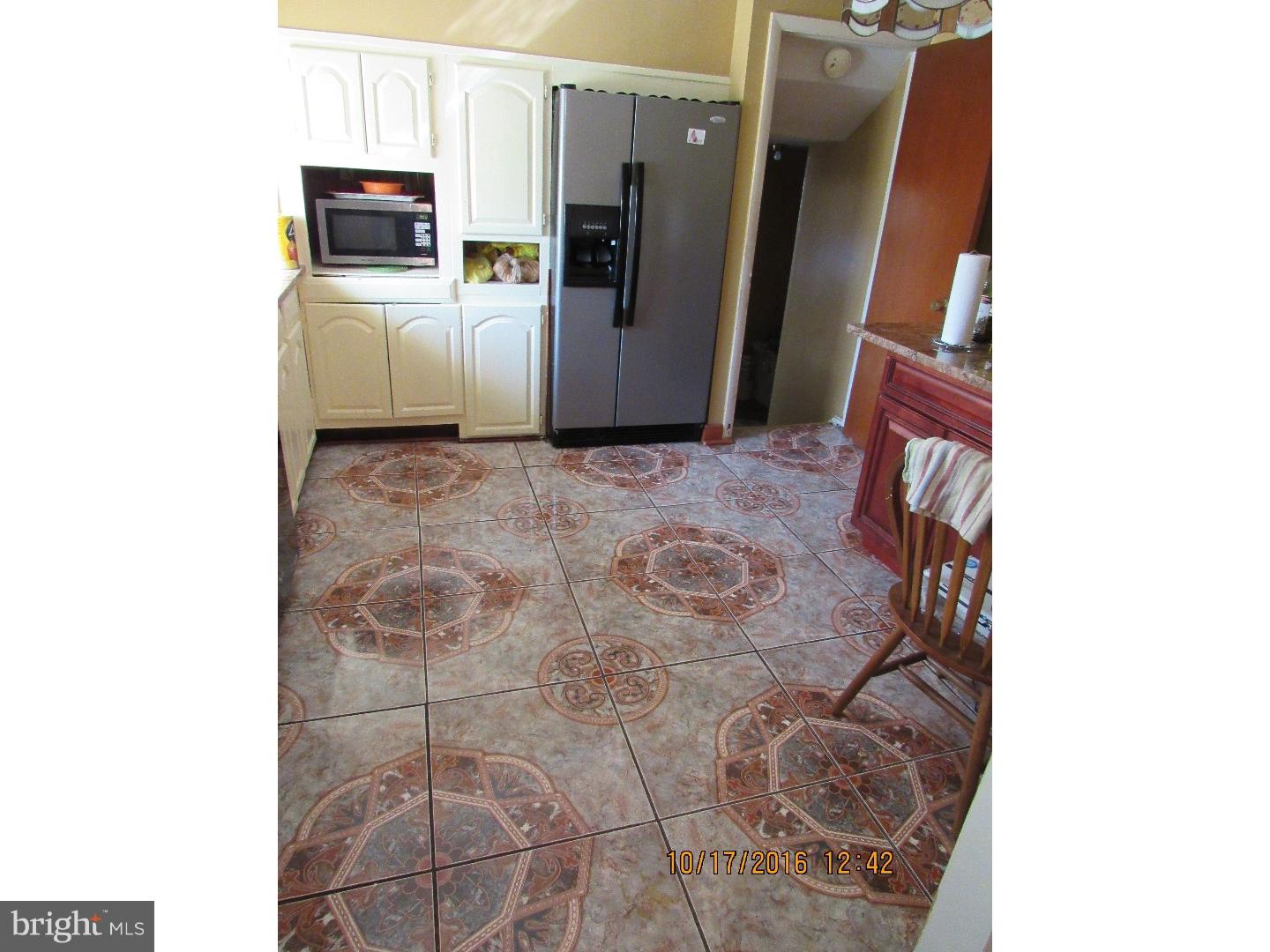 802 Densmore Road Philadelphia, PA 19116 - Photo 8 of 25 Kitchen