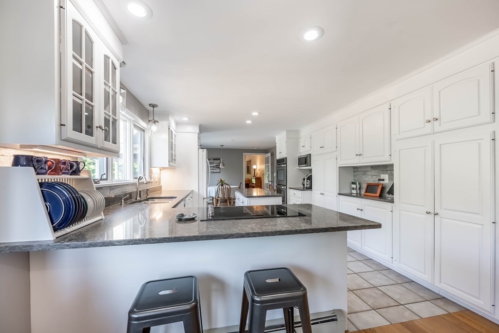 18 Reservation Road Andover, MA 01810 - Photo 4 of 41 Gallery Image 4