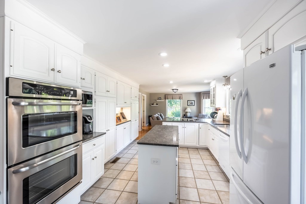 18 Reservation Road Andover, MA 01810 - Photo 5 of 41 Gallery Image 5