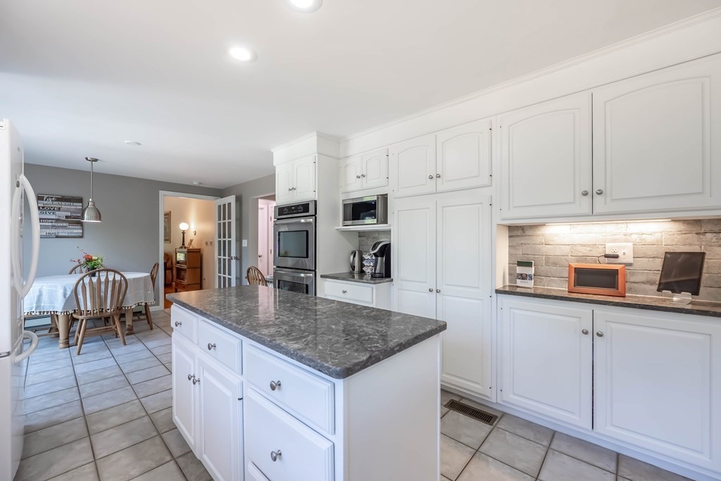 18 Reservation Road Andover, MA 01810 - Photo 6 of 41 Gallery Image 6