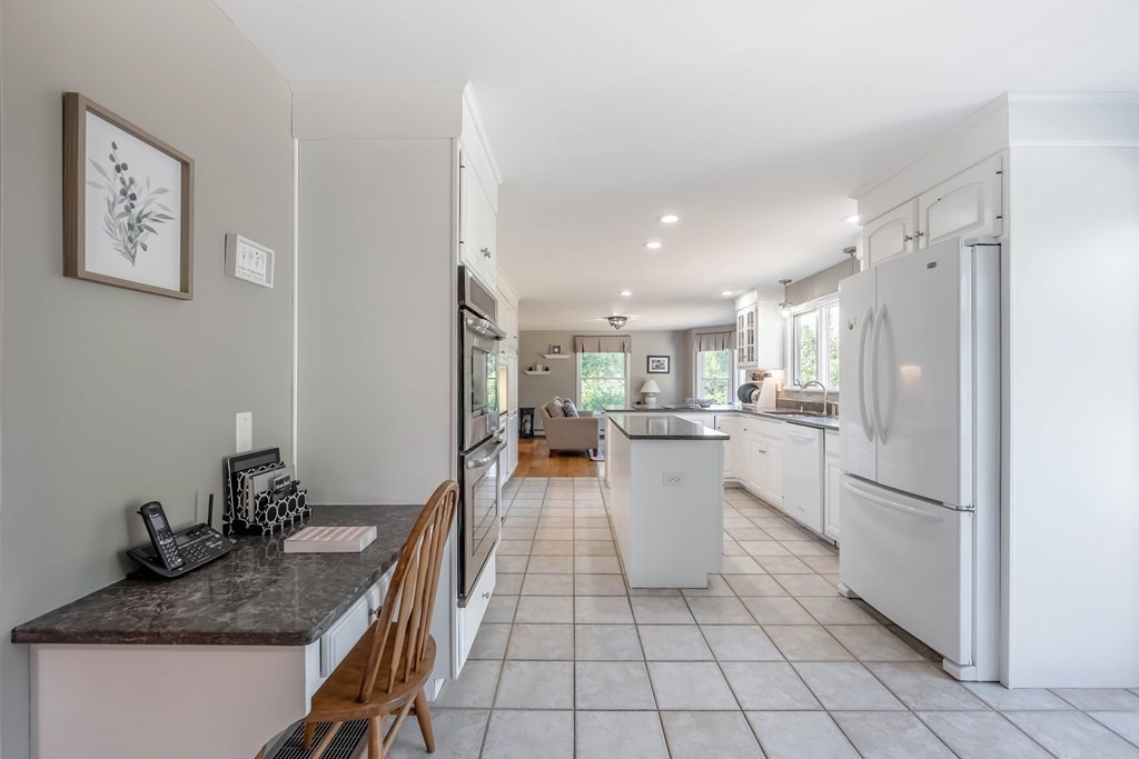 18 Reservation Road Andover, MA 01810 - Photo 7 of 41 Gallery Image 7