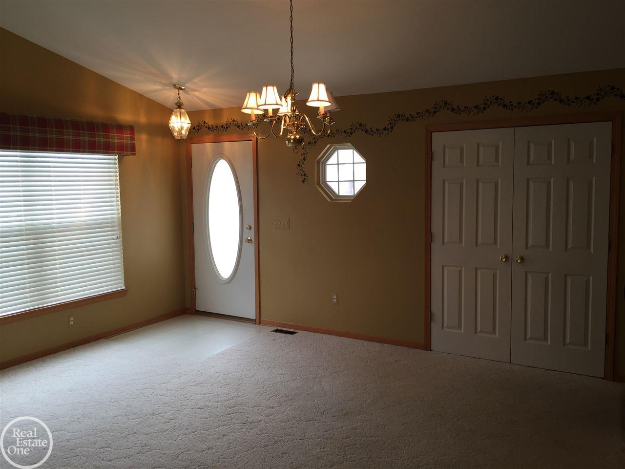 477 Newcastle Lane Romeo, MI 48065 - Photo 8 of 23 31294995-7.JPG