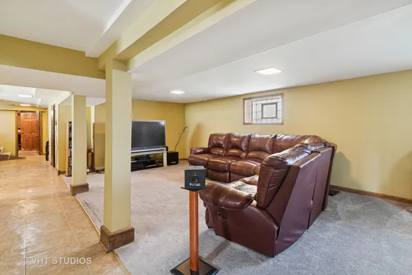 $679,900 | 4025 North Menard Avenue, Chicago, IL 60634