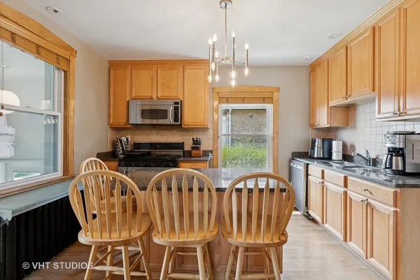 $679,900 | 4025 North Menard Avenue, Chicago, IL 60634