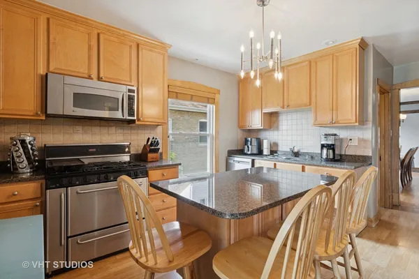 $679,900 | 4025 North Menard Avenue, Chicago, IL 60634