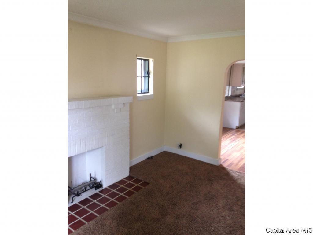 2437 South 7th Street Springfield, IL 62703 - Photo 5 of 9