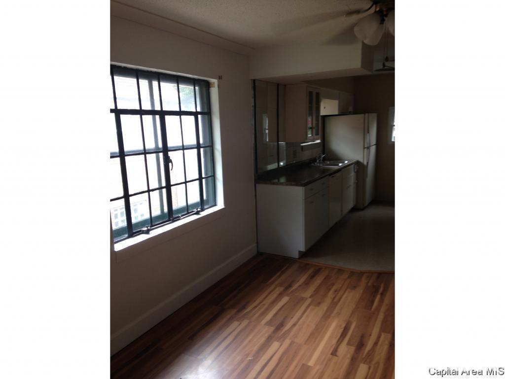 2437 South 7th Street Springfield, IL 62703 - Photo 8 of 9