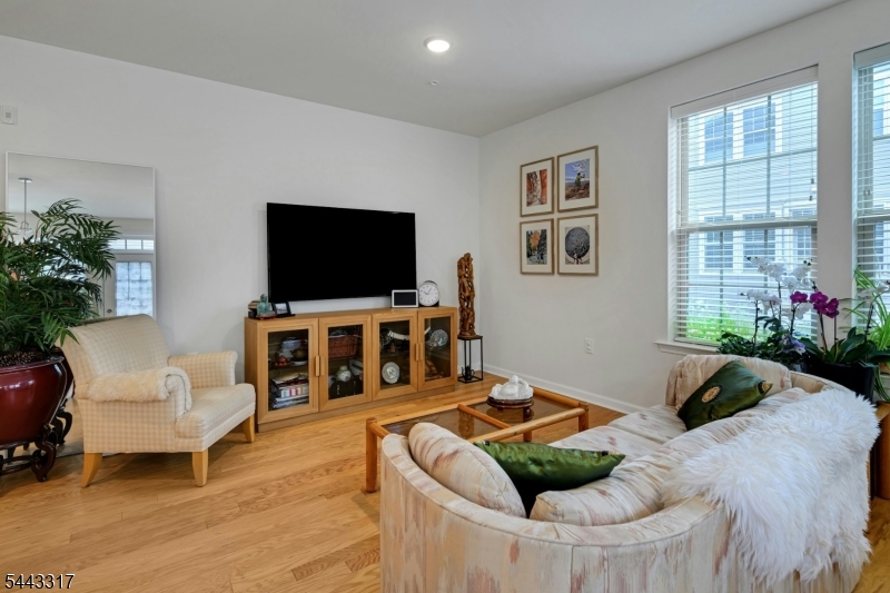 73 Robeson Street Somerville, NJ 08876 - Photo 6 of 34