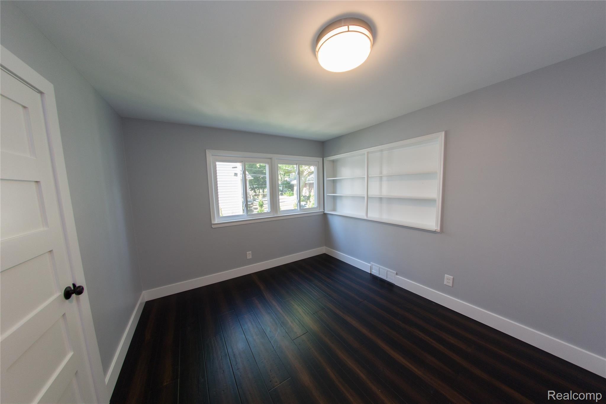 3266 Harvard Road Royal Oak, MI 48073 - Photo 36 of 60 Harvard RO-41.jpg